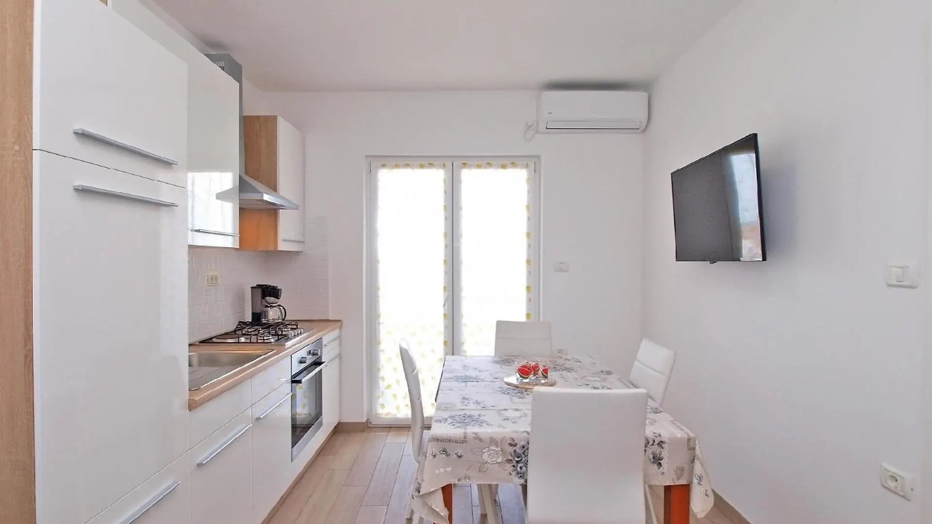 Ferienwohnung Fuer 5 Personen Ca 55 Qm In Pula, Istrien Istrische Riviera 0*, Pula